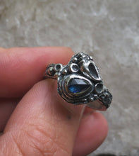 Load image into Gallery viewer, Sapphire Shell Ring~ size 6.75-7
