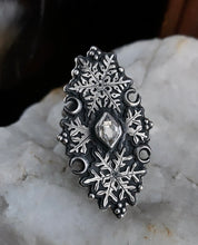 Load image into Gallery viewer, Snowflake Ring size 6.75-7