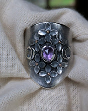 Load image into Gallery viewer, Lilac Shield ring~ size 8.25