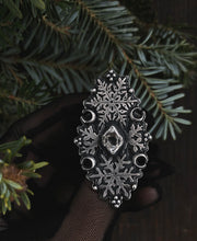 Load image into Gallery viewer, Snowflake Ring size 6.75-7