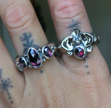 Load image into Gallery viewer, Sapphire Triple stone ring~ sz 7.25