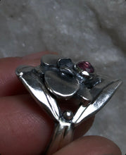 Load image into Gallery viewer, Orchid Shield Ring with Sapphire ~ size 7