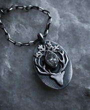 Load image into Gallery viewer, Winter Stag Medallion