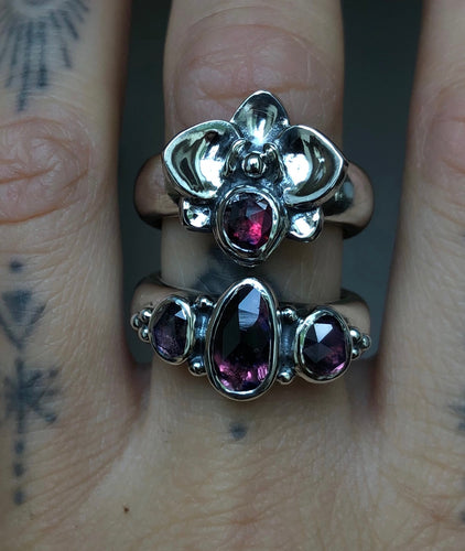 Sapphire Triple stone ring~ sz 7.25