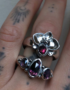 Sapphire Triple stone ring~ sz 7.25