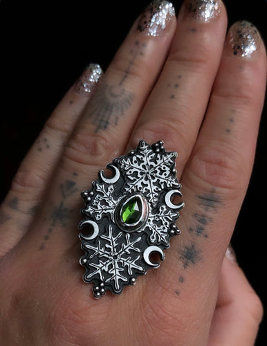 🌲20% off with code BF20 ~ Tourmaline Snowflake ring~ Size 7