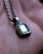 Load image into Gallery viewer, Peridot Snakeskin Pendant~
