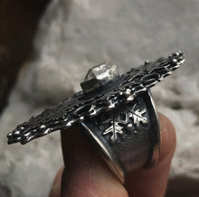 Load image into Gallery viewer, Snowflake Ring size 6.75-7