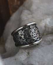 Load image into Gallery viewer, Snowflake Saddle Ring sz 6.5