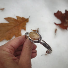 Load image into Gallery viewer, Quartz + Wheat cuff size Small-Medium