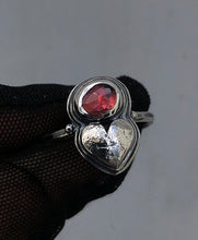Load image into Gallery viewer, Cupid’s Bow mini version stacking ring size 7