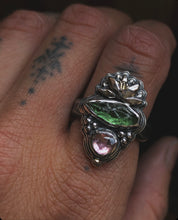 Load image into Gallery viewer, Lily Crown Ring~ size 7.5-7.75
