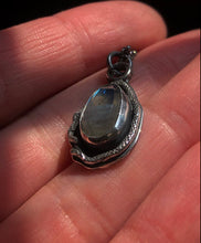Load image into Gallery viewer, Labradorite Serpent Pendant