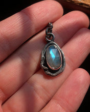 Load image into Gallery viewer, Labradorite Serpent Pendant