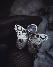 Load image into Gallery viewer, Peacock + Sapphire Ring ~ Size 6.75-7