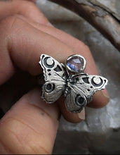 Load image into Gallery viewer, Peacock + Sapphire Ring ~ Size 6.75-7