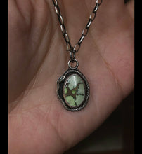 Load image into Gallery viewer, Damale Serpent Pendant