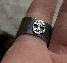 Load image into Gallery viewer, Tower Garden ~ Size 7.25-7.57