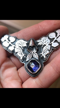 Load image into Gallery viewer, Iolite &amp; Wolfsbane Necklace
