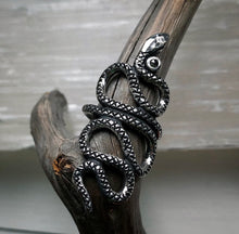 Load image into Gallery viewer, Diamond Serpent Ring sz 7