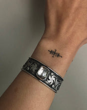 Load image into Gallery viewer, Datura Widow Cuff