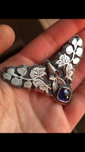 Load image into Gallery viewer, Iolite &amp; Wolfsbane Necklace