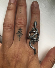 Load image into Gallery viewer, Diamond Serpent Ring ~Sz 5.75-6