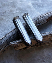 Load image into Gallery viewer, Quartz Icicle Earrings