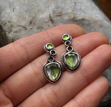 Load image into Gallery viewer, Shield Earring Set