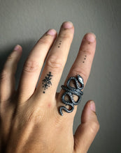 Load image into Gallery viewer, Silver Snake Ring sz 6-6.25
