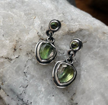 Load image into Gallery viewer, Shield Earring Set