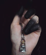 Load image into Gallery viewer, Spider Lock Necklace