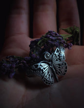 Load image into Gallery viewer, Rice Paper Butterfly Ring ~ Size 6.75