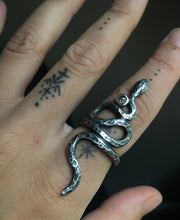 Load image into Gallery viewer, Diamond Serpent Ring ~Sz 5.75-6