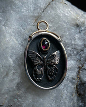Load image into Gallery viewer, Papilio Rumanzovia + Sapphire
