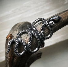 Load image into Gallery viewer, Diamond Serpent Ring sz 7