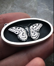 Load image into Gallery viewer, Rice Paper Butterfly Necklace