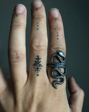 Load image into Gallery viewer, Silver Snake Ring sz 6-6.25