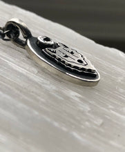 Load image into Gallery viewer, Black Diamond Wolf Necklace