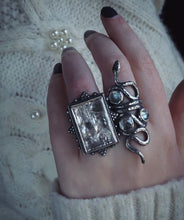 Load image into Gallery viewer, Quartz Crystal Snowflake Ring~6.75-7