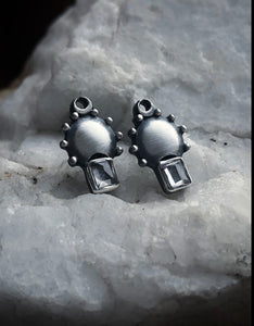Lunar Altar Studs~