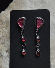 Load image into Gallery viewer, Severed Heart Earrings