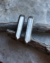 Load image into Gallery viewer, Quartz Icicle Earrings