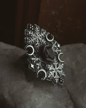 Load image into Gallery viewer, Krampus Snowflake Ring ~ 7.25 7.5